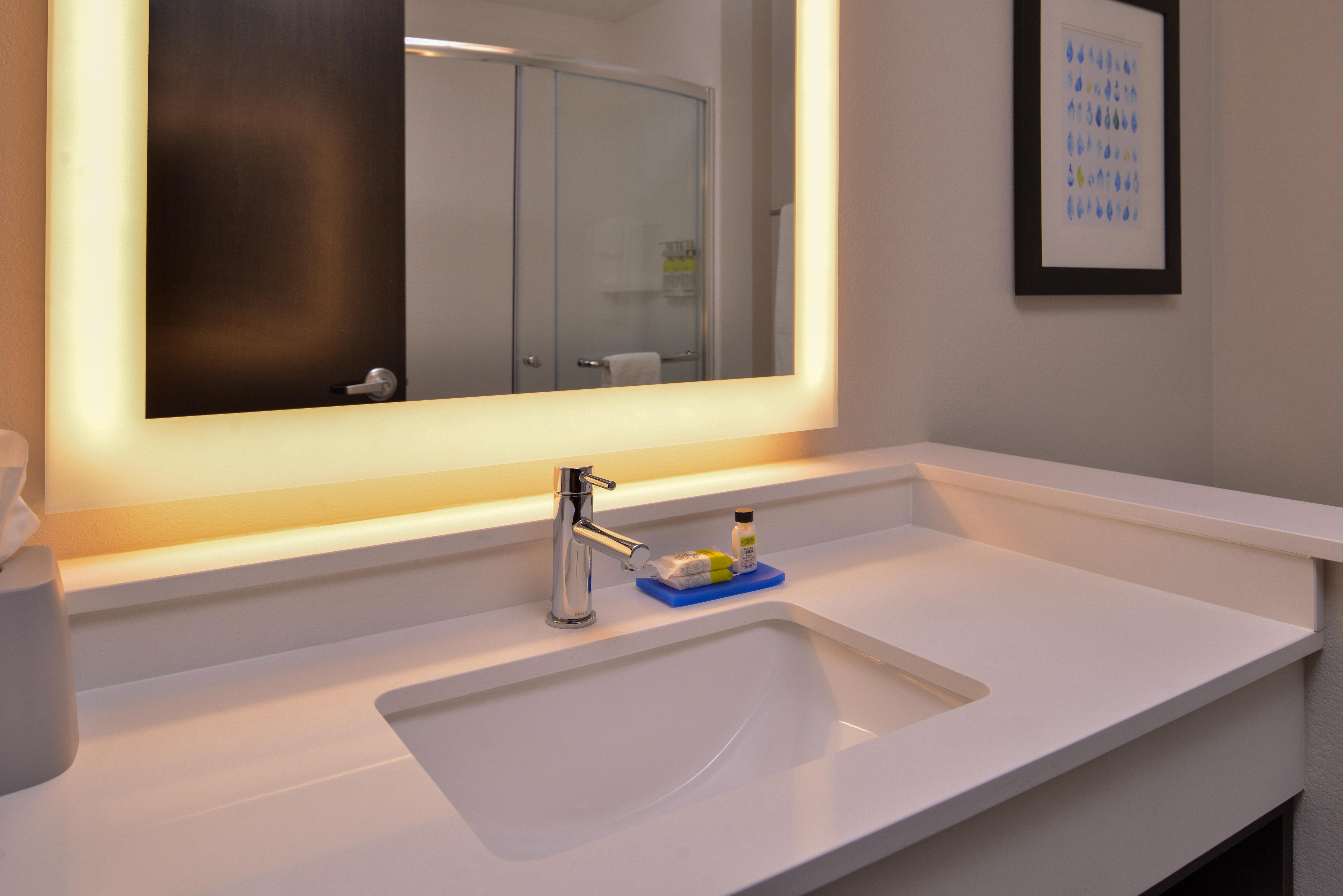 Holiday Inn Express & Suites - Olathe West By Ihg Eksteriør bilde