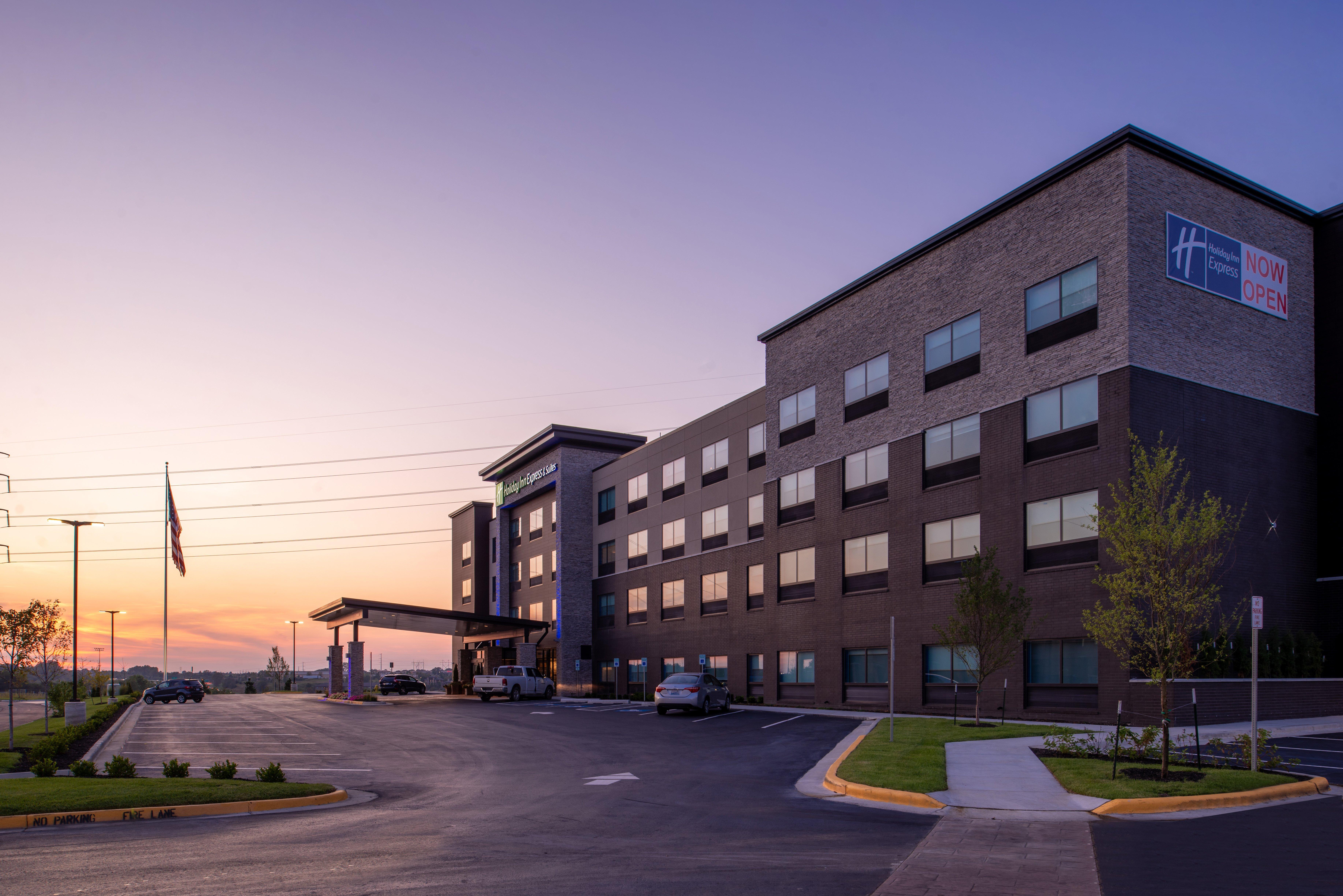 Holiday Inn Express & Suites - Olathe West By Ihg Eksteriør bilde