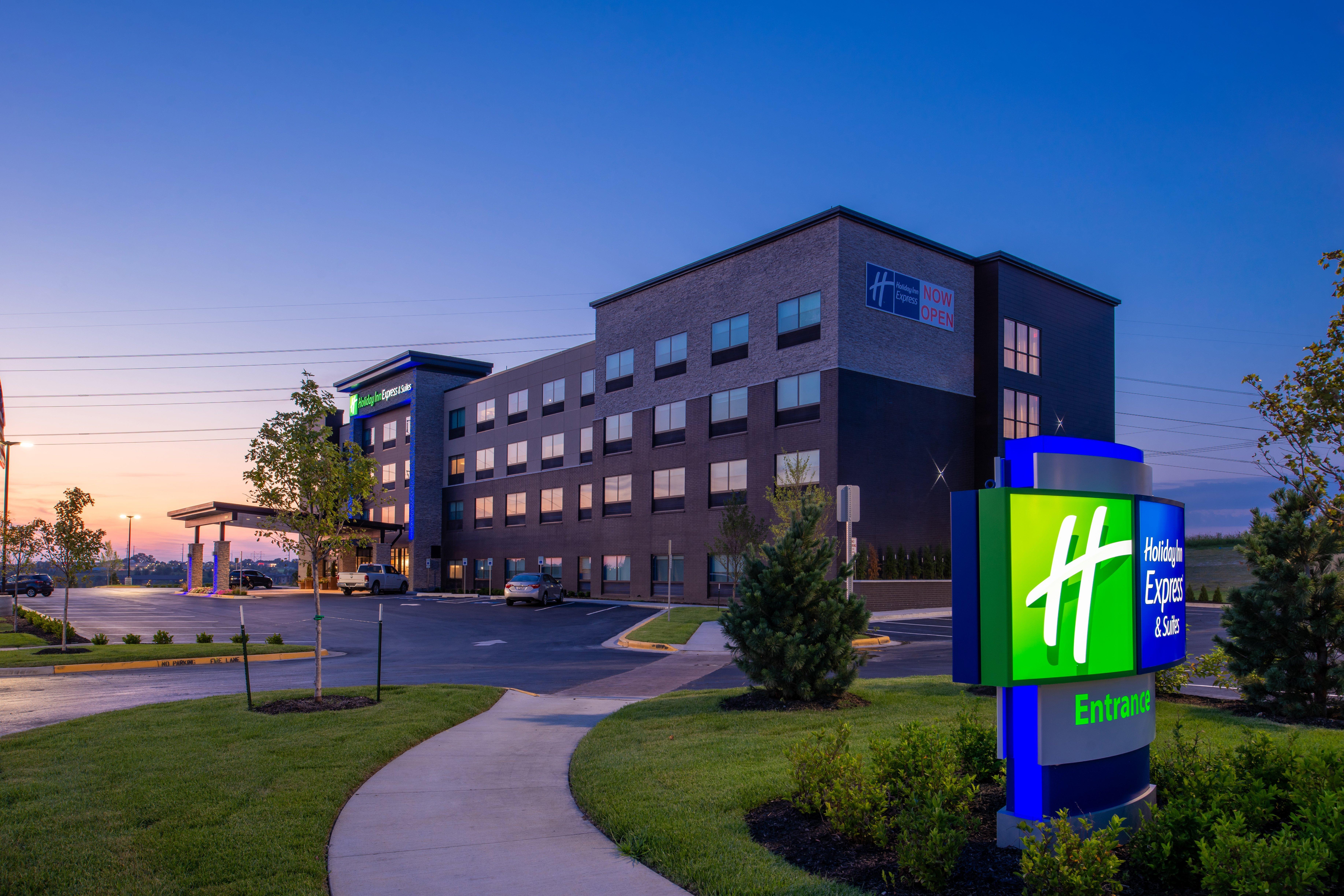 Holiday Inn Express & Suites - Olathe West By Ihg Eksteriør bilde